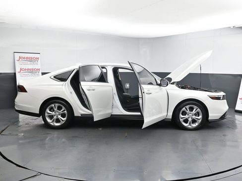 Used 2023 Honda Accord LX image 41