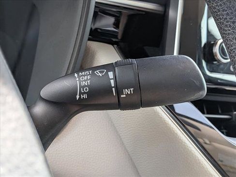Used 2021 Toyota Corolla LE FWD image 11