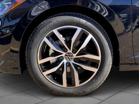 New 2026 Volkswagen Jetta SE FWD image 12