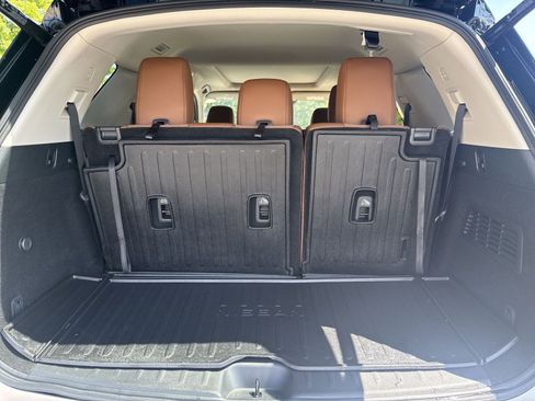Used 2024 Nissan Pathfinder Platinum w/ Cargo Package AWD/4WD image 25