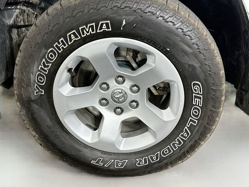 Used 2020 RAM 1500 Big Horn AWD/4WD image 30