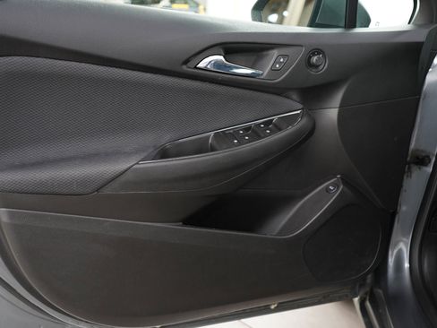 Used 2018 Chevrolet Cruze LT w/ LT Convenience Package FWD image 17