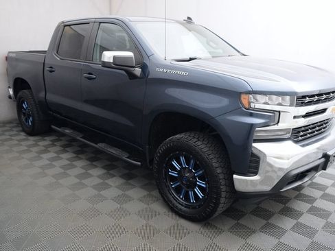 Used 2020 Chevrolet Silverado 1500 LT AWD/4WD image 3