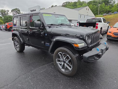 Certified 2024 Jeep Wrangler Unlimited w/ Convenience Group AWD/4WD image 1