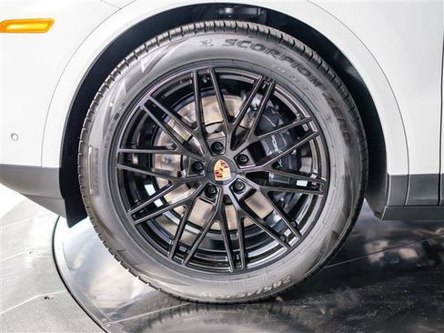 New 2026 Porsche Cayenne Coupe image 14