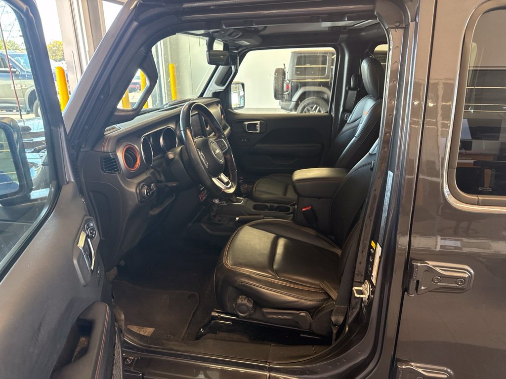 Used 2023 Jeep Gladiator Mojave w/ LED Lighting Group AWD/4WD image 5