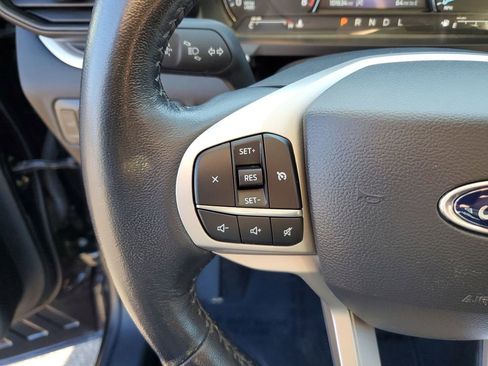 Used 2022 Ford Explorer XLT image 18