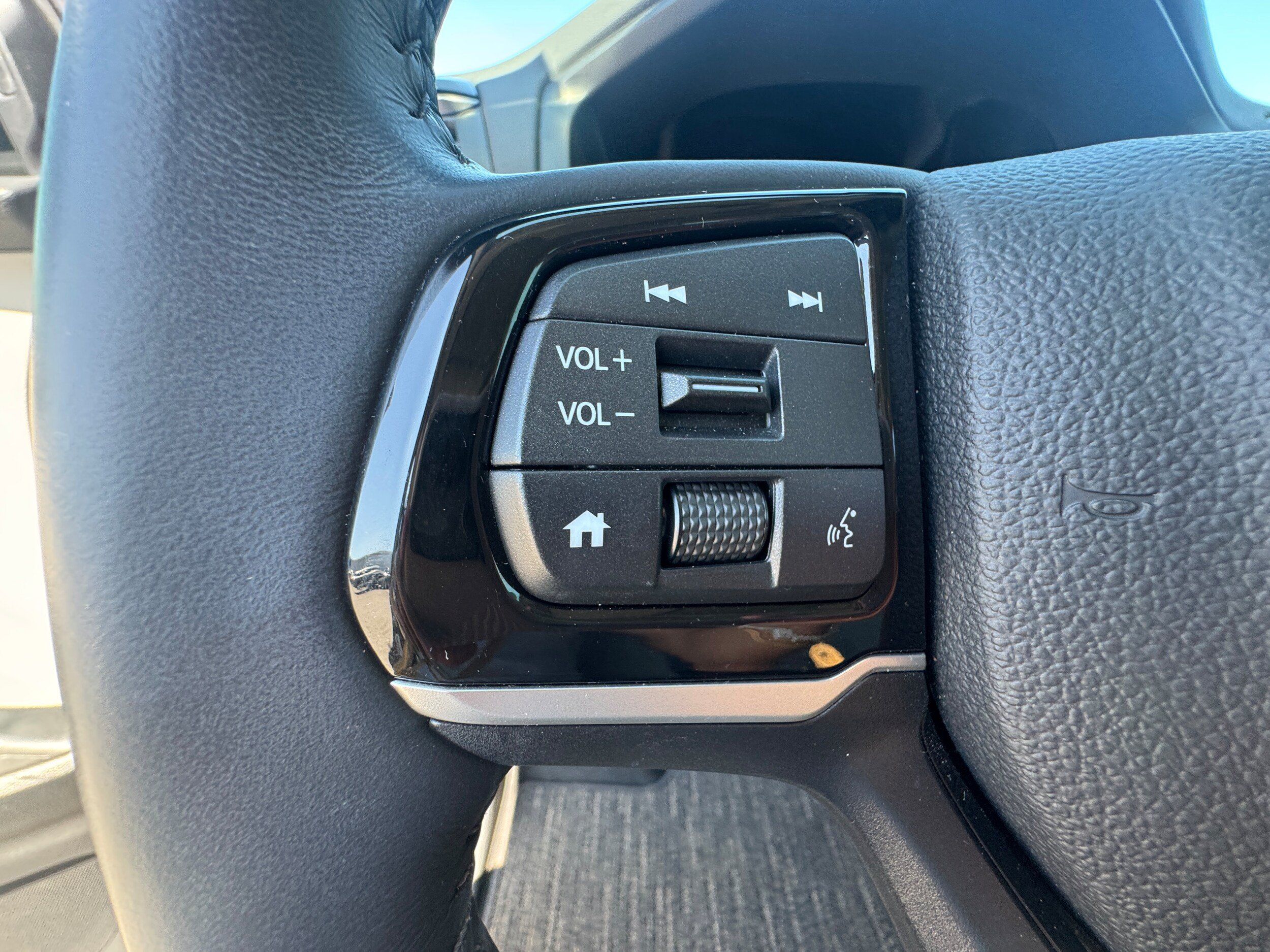 Used 2025 Honda Odyssey Touring image 28