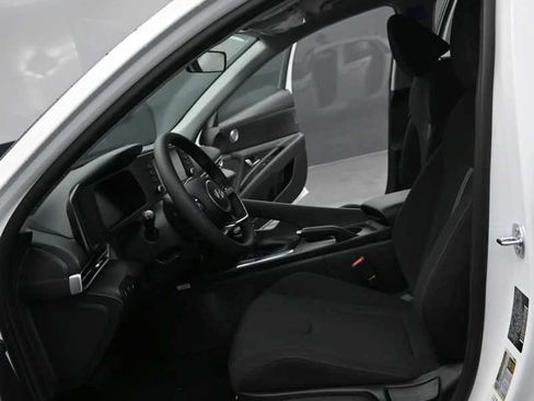 New 2026 Hyundai Elantra SE FWD image 17