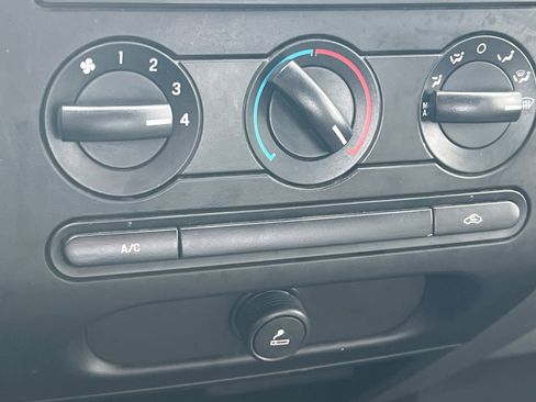 Used 2004 Ford F150 STX image 16