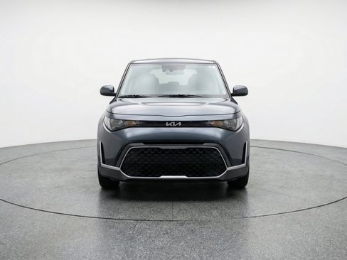 Used 2025 Kia Soul LX w/ LX Technology Package FWD image 2