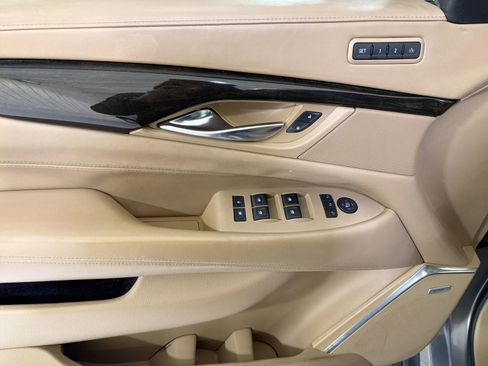 Used 2018 Cadillac Escalade ESV Platinum image 12