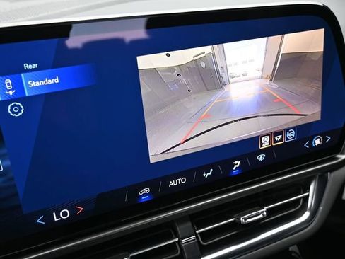 New 2026 Chevrolet Equinox EV LT w/ Midnight Package FWD image 30