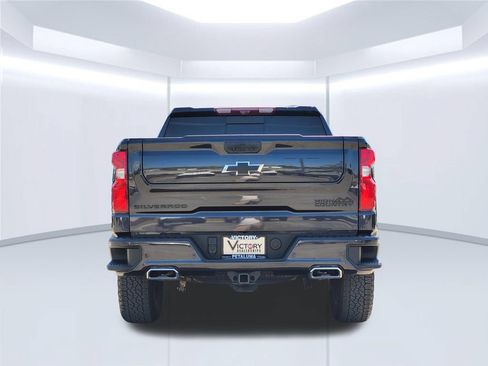 Used 2024 Chevrolet Silverado 1500 High Country w/ Technology Package AWD/4WD image 6