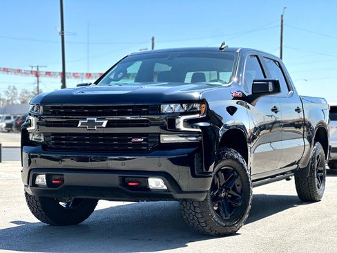 Used 2021 Chevrolet Silverado 1500 LT Trail Boss w/ Convenience Package II image 3