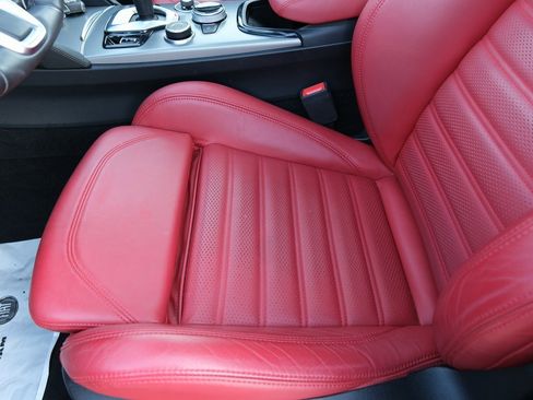 Used 2024 Alfa Romeo Stelvio Veloce image 25