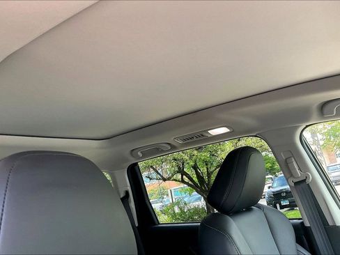 Used 2025 Subaru Ascent Limited AWD/4WD image 25