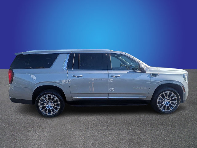 Used 2025 GMC Yukon XL Denali AWD/4WD image 6