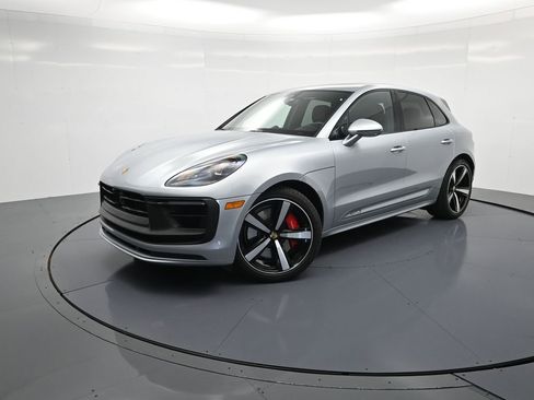 Certified 2022 Porsche Macan GTS AWD/4WD image 28