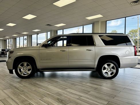 Used 2015 Chevrolet Suburban LT image 4