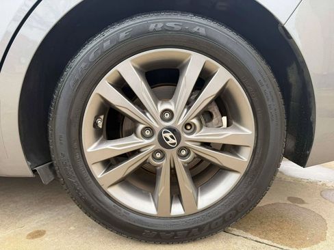 Used 2018 Hyundai Elantra Value Edition w/ Cargo Package image 14