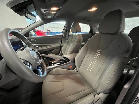 Used 2024 Hyundai Elantra SEL FWD image 21
