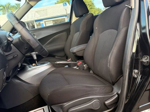 Used 2014 Nissan Juke S FWD image 11