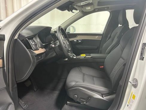 Used 2025 Volvo XC90 B6 Plus AWD/4WD image 11