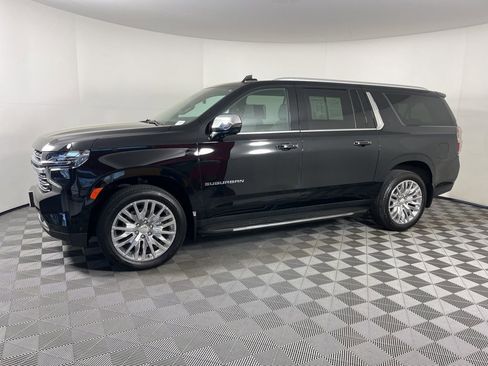 Used 2023 Chevrolet Suburban Premier w/ Advanced Technology Package AWD/4WD image 2