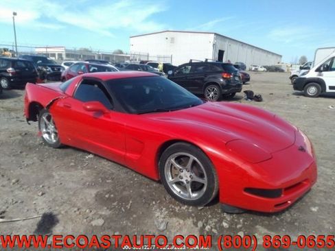 Used 2000 Chevrolet Corvette Coupe w/ Performance Handling Pkg image 1