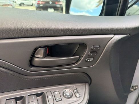 Used 2024 Honda Odyssey Sport image 6