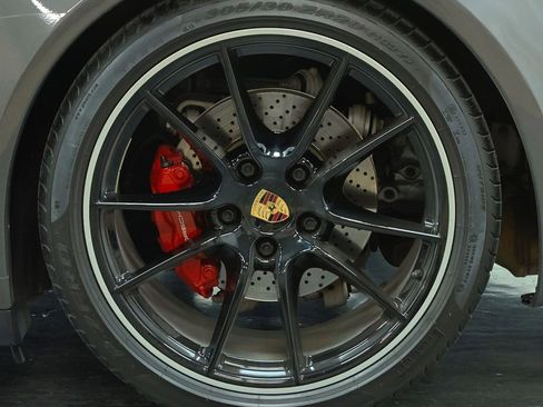 Used 2014 Porsche 911 Carrera 4S image 40