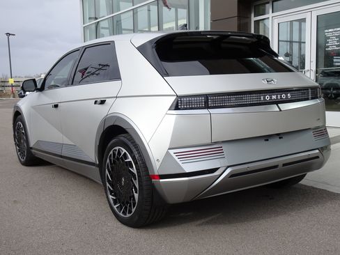 Used 2023 Hyundai Ioniq 5 Limited w/ Cargo Package image 3