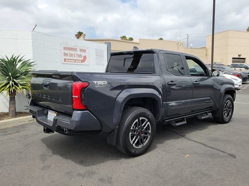Used 2024 Toyota Tacoma TRD Sport w/ TRD Sport Premium Package AWD/4WD image 4