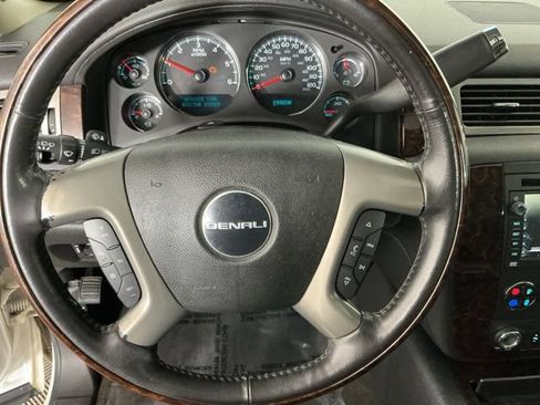Used 2011 GMC Yukon XL Denali AWD/4WD image 14