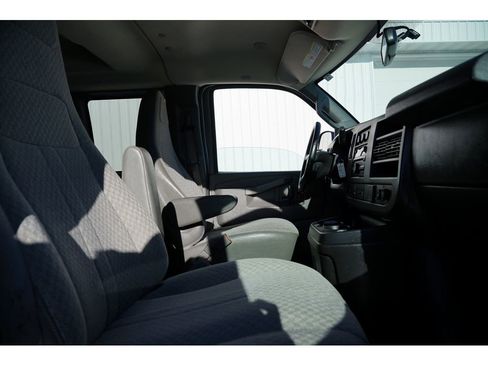 Used 2017 Chevrolet Express 2500 LS image 19