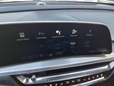 New 2025 Cadillac Lyriq Sport image 30