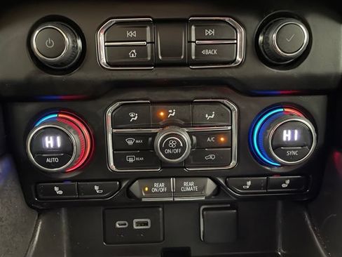 Used 2023 Chevrolet Tahoe Z71 AWD/4WD image 6