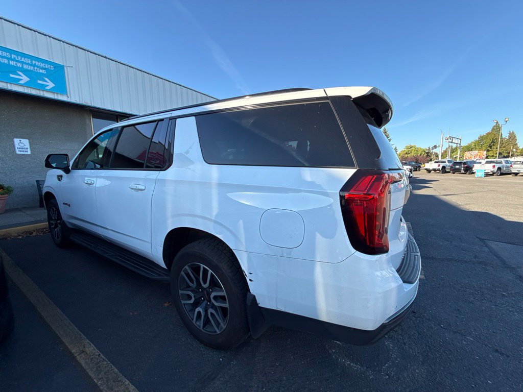 Used 2021 GMC Yukon XL AT4 w/ Technology Package AWD/4WD image 5