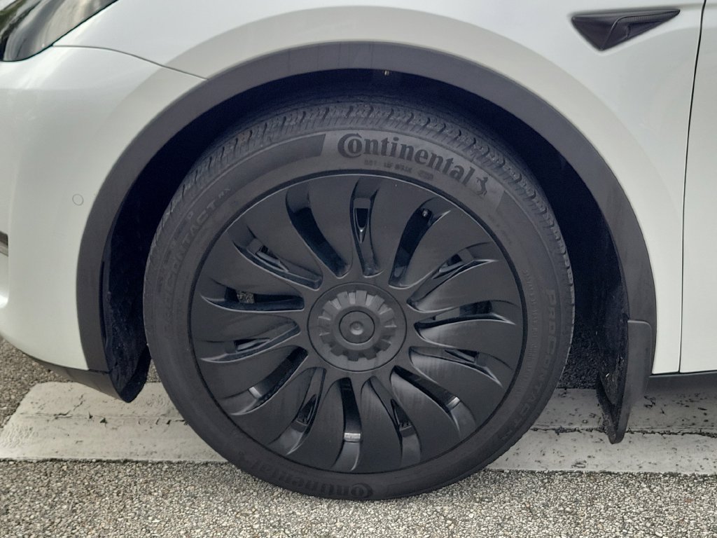 Used 2022 Tesla Model Y Long Range AWD/4WD image 6