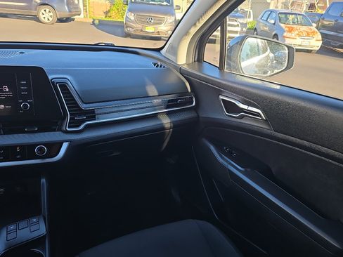 Used 2024 Kia Sportage LX image 21