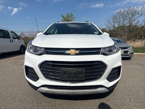 Certified 2022 Chevrolet Trax LT w/ LT Convenience Package AWD/4WD image 3