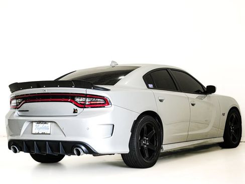 Used 2022 Dodge Charger Scat Pack RWD image 6