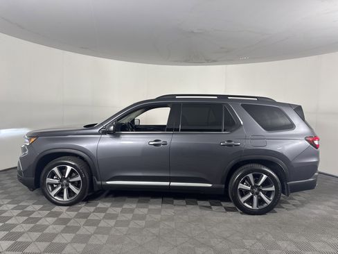 Certified 2024 Honda Pilot Touring image 6
