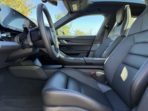 Used 2025 Porsche Taycan image 13