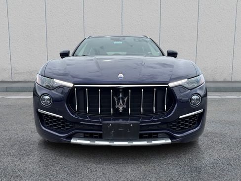 Used 2019 Maserati Levante GranLusso AWD/4WD image 2