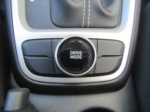 Used 2022 Hyundai Venue SEL FWD image 44