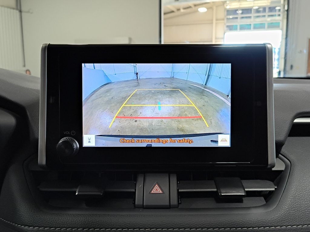 Used 2025 Toyota RAV4 XLE AWD/4WD image 6