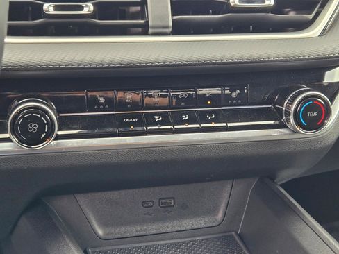 Used 2025 Chevrolet Equinox LT image 25