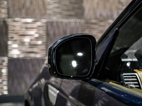 Used 2019 Land Rover Discovery HSE Luxury image 36